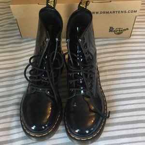 Dr Martens 1460 black patent leather women’s boots